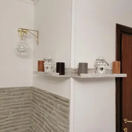 Lo Apartment *