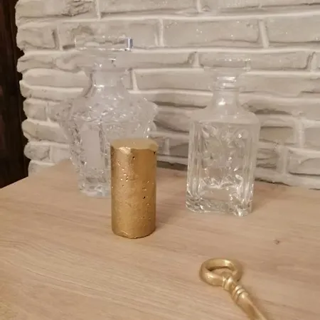 Lo Apartment *